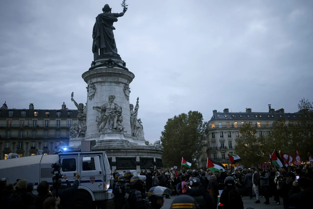 Demonstration in Paris in support of Palestinian people