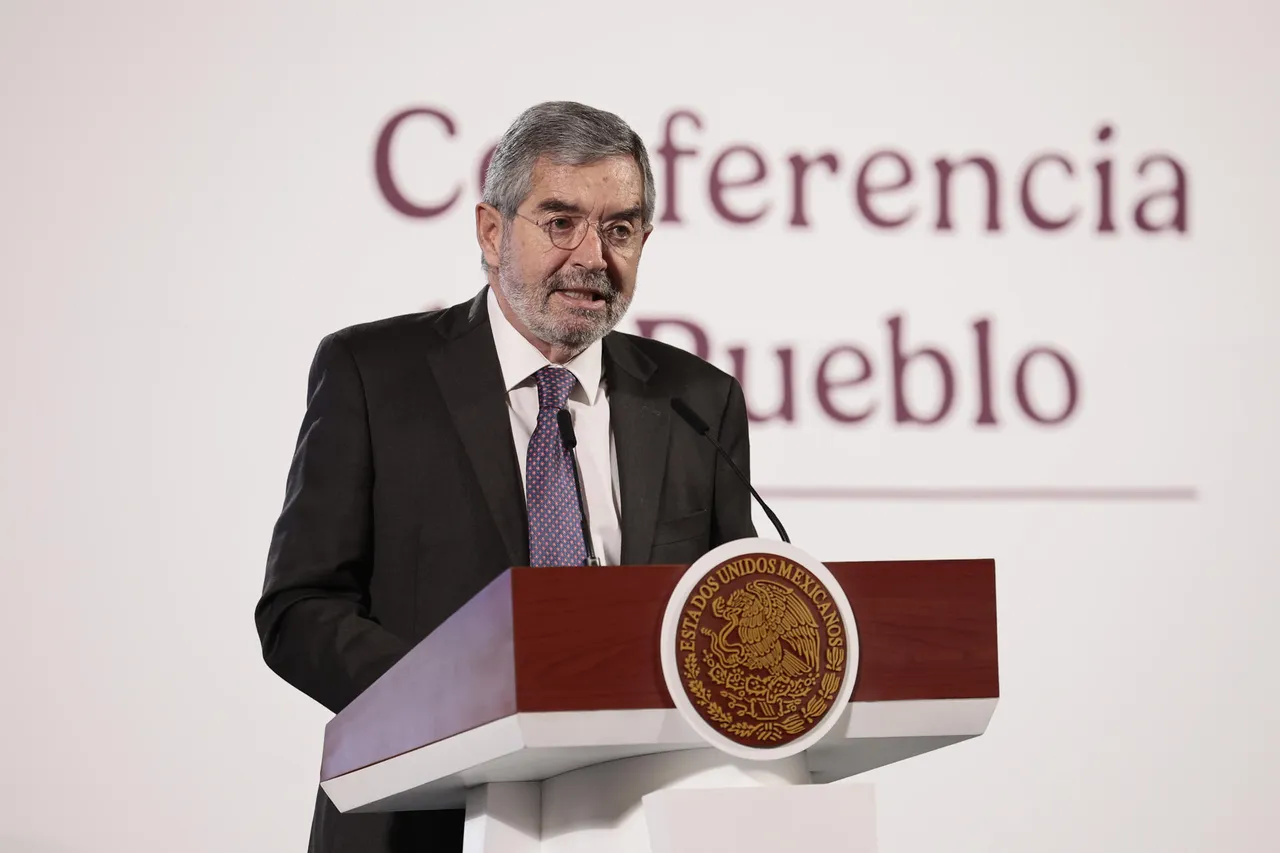 Roberto Velasco asume la SRE tras la salida de Juan Ramón de la Fuente