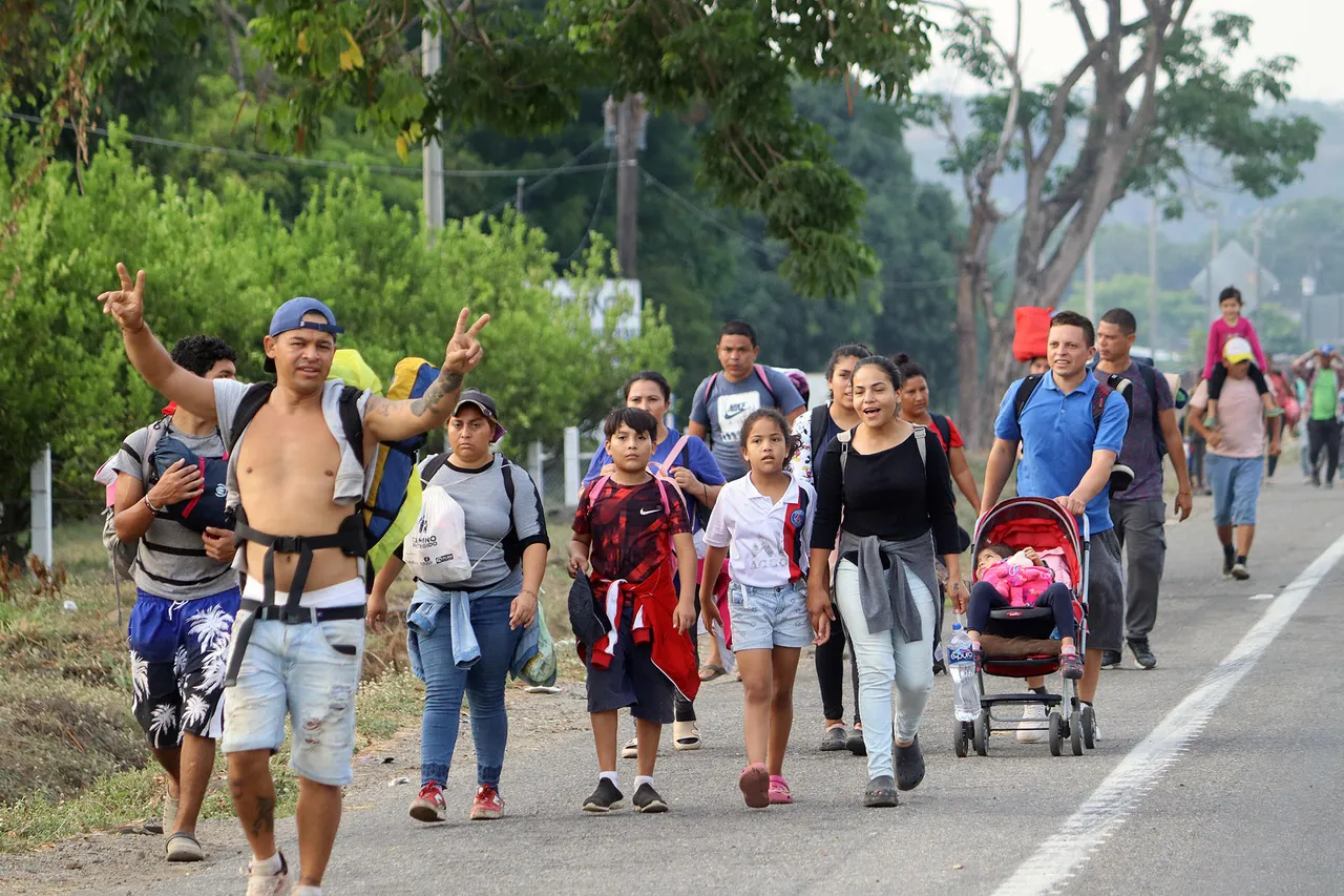 &#8220;Viacrucis migrante&#8221; pide diálogo con el Gobierno de México durante su avance