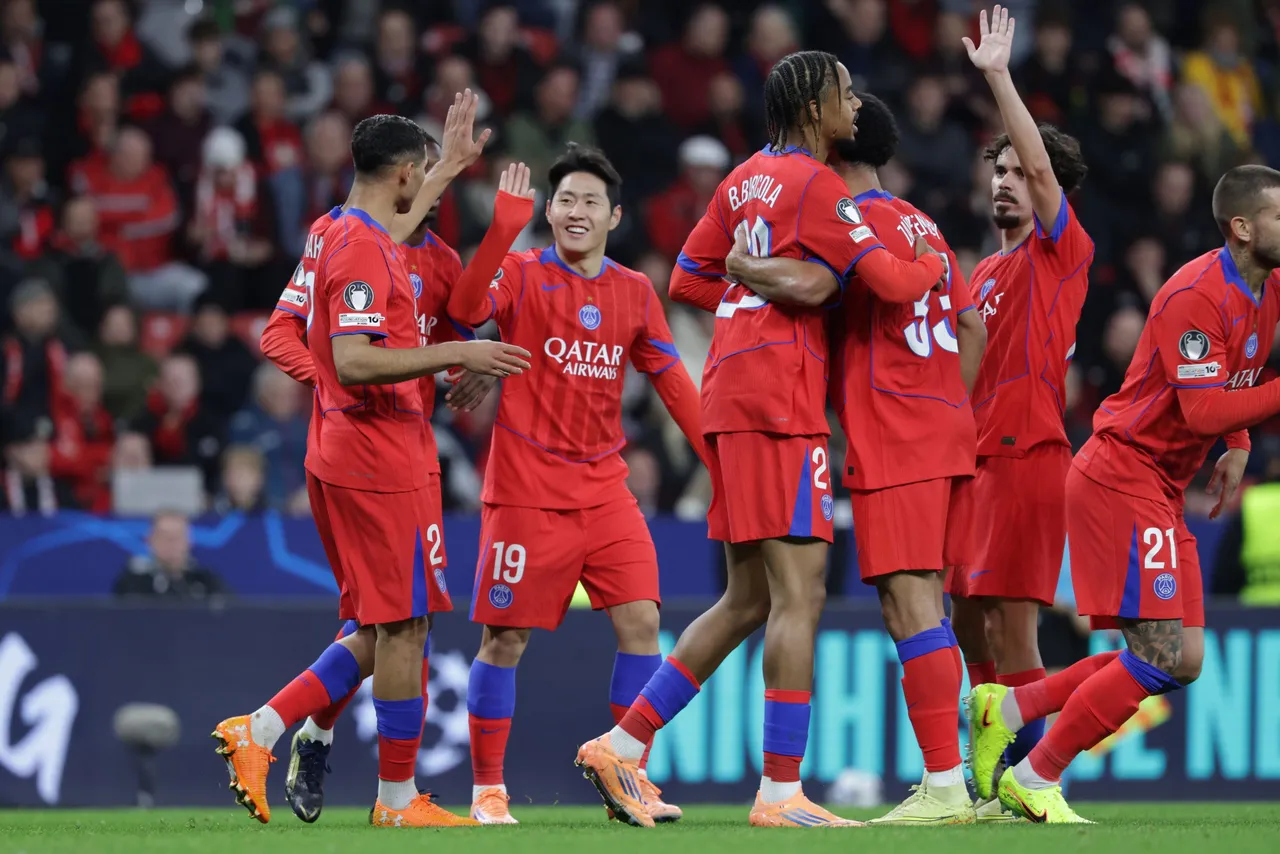 El París Saint-Germain (PSG) sacó el mazo ante el Bayer Leverkusen de los españoles Grimaldo y Aleix García, al que castigó este martes