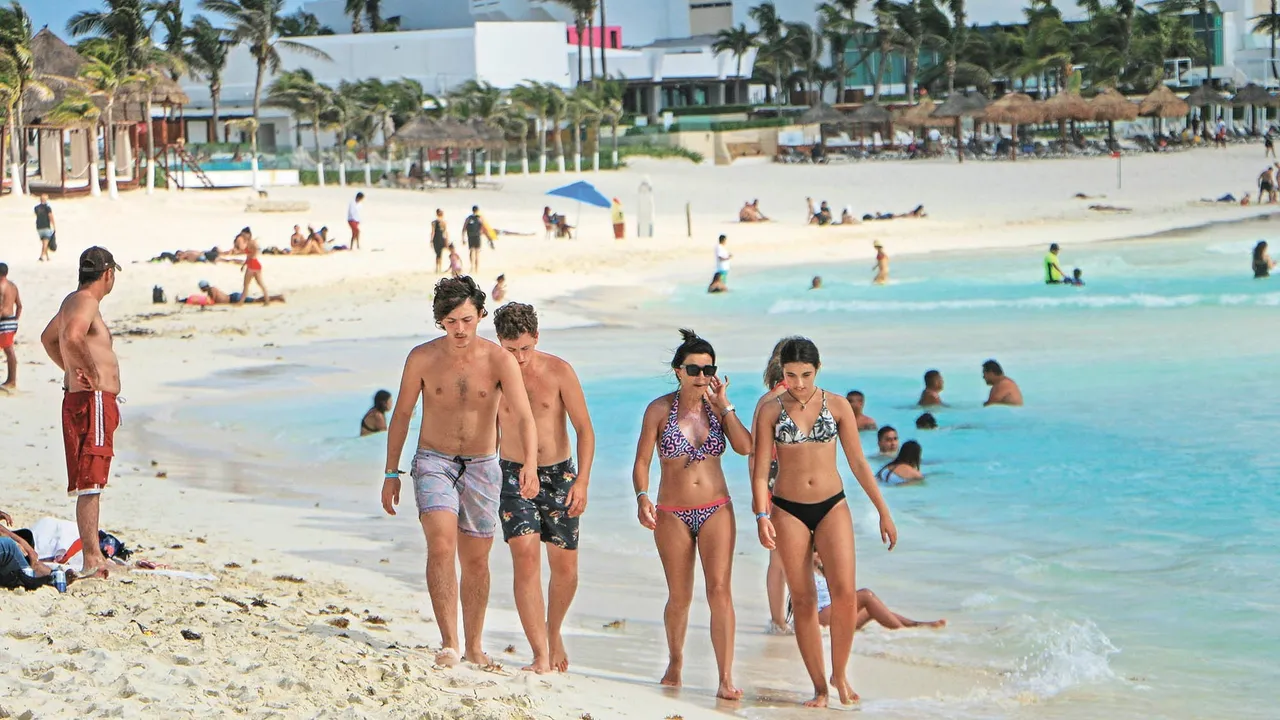 cancun_1.jpg_1269359182