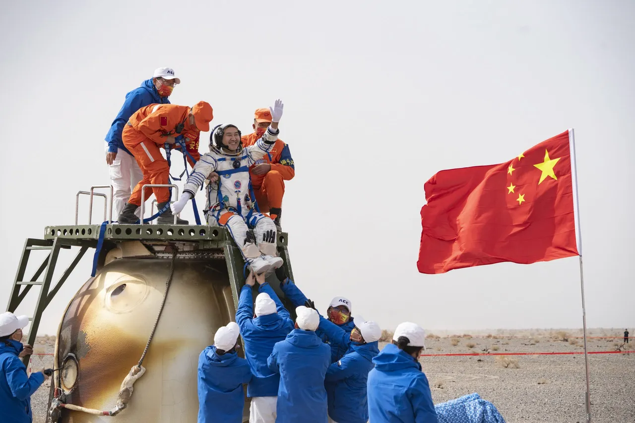Shenzhou-13 spaceship return