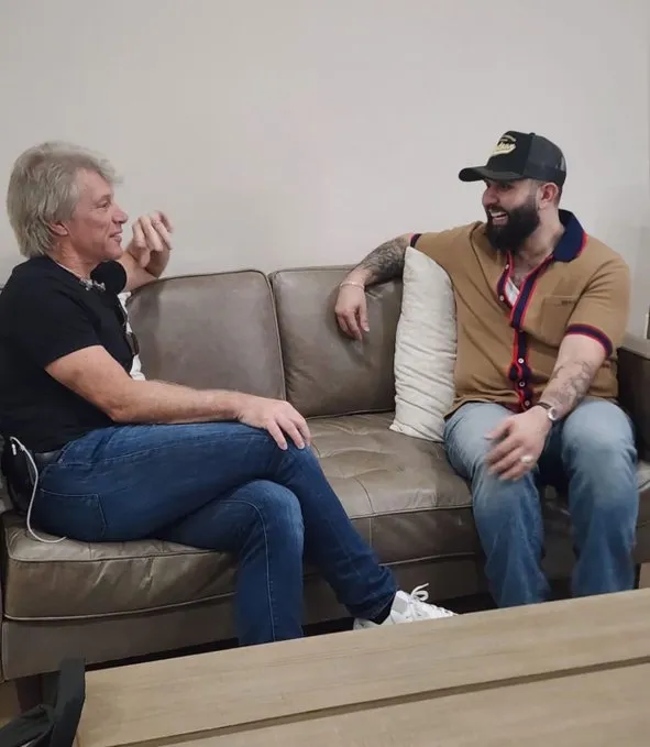 Carín León y Bon Jovi colaborando en versión bilingüe de We Made It Look Easy