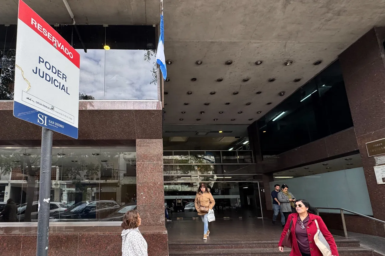 Fiscalía pide suspensión del juicio de Maradona tras acusación de parcialidad de una jueza