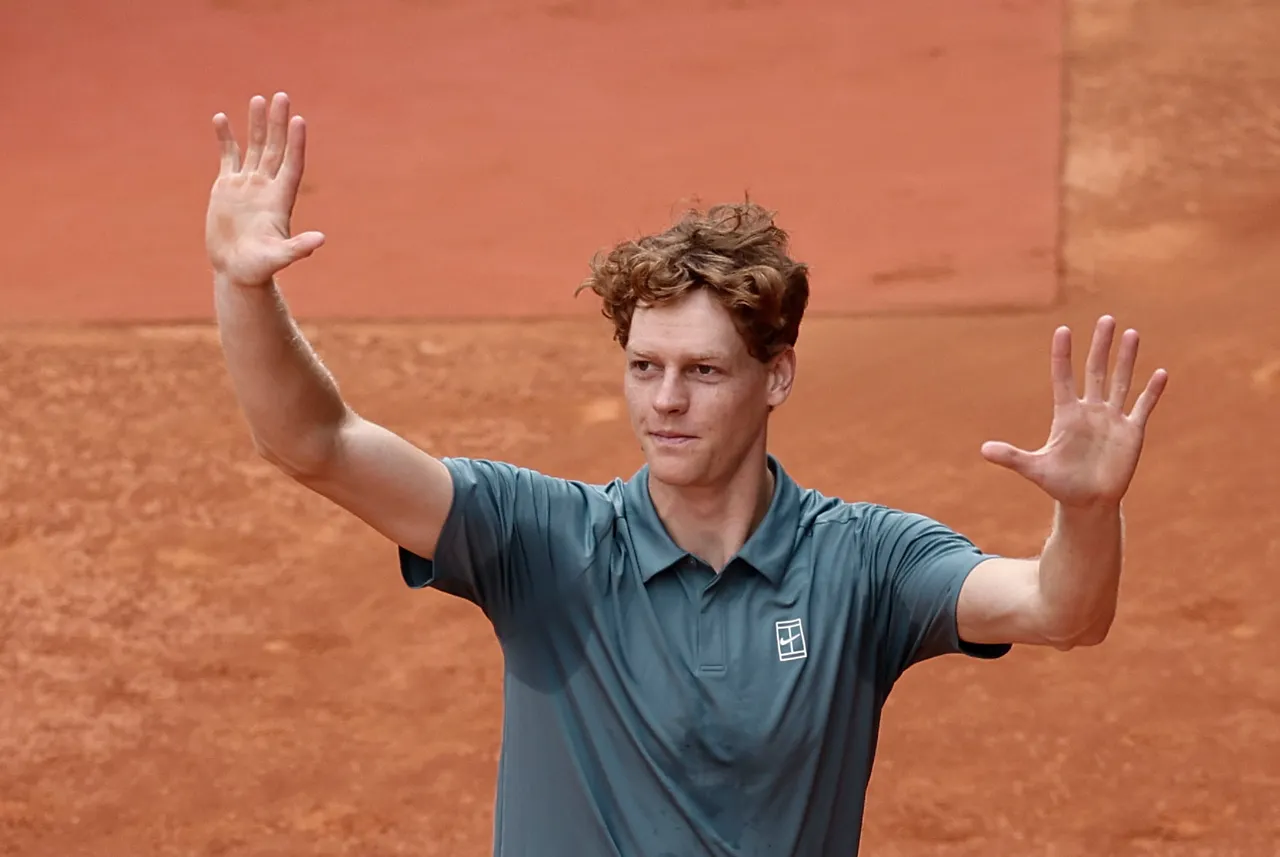El italiano Jannik Sinner, primer jugador de la historia en ganar cinco Masters 1000 de forma consecutiva, desde París 2025 hasta Madrid 2026, se dispara al frente
