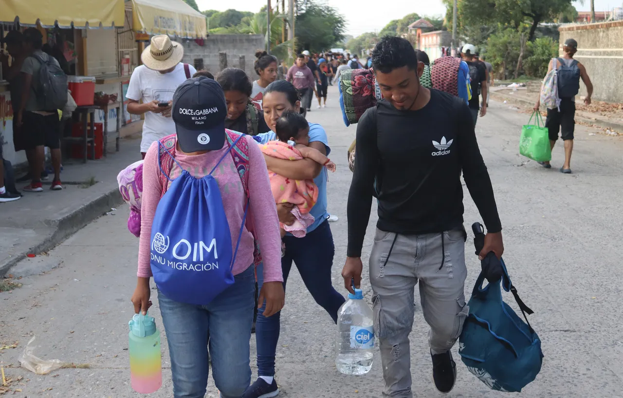 Migrantes de la caravana cuestionan el conteo que hace de ellos López Obrador