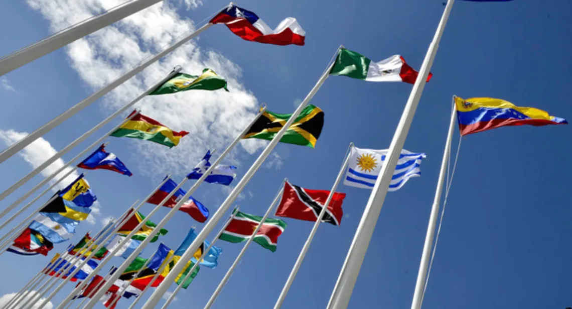 celac-banderas_2