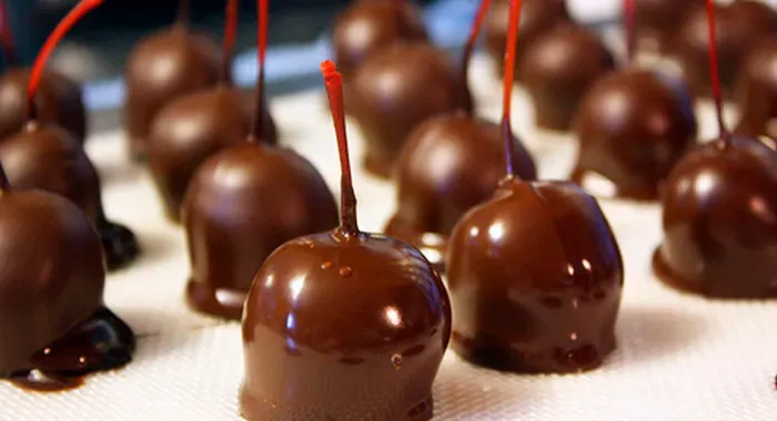 cerezas-cubiertas-de-chocolate