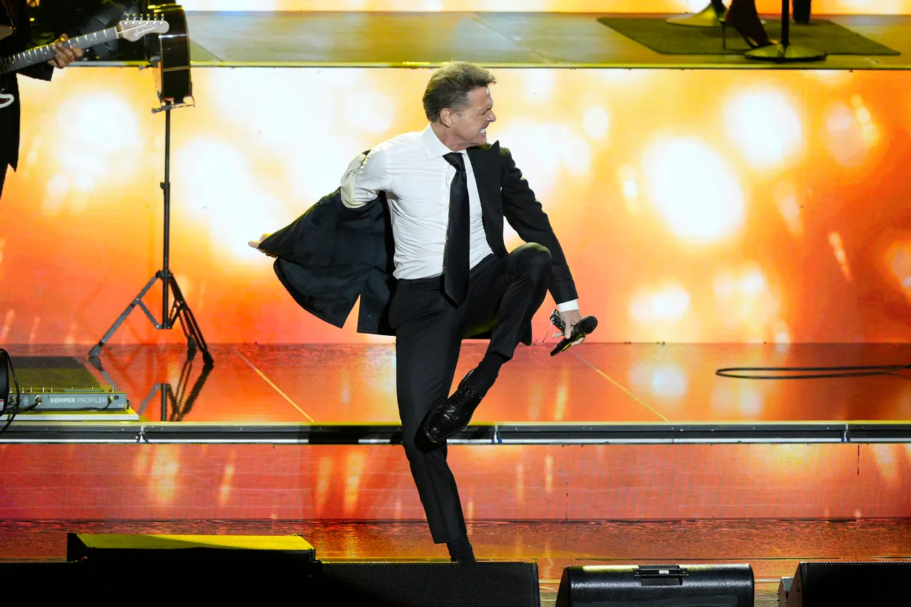 LUIS MIGUEL FDFF
