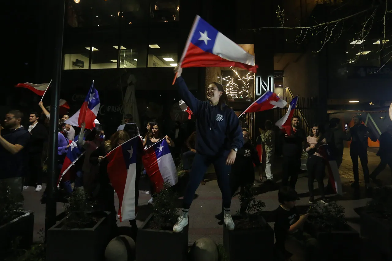 Chile rechaza con un 62,2 % la propuesta de nueva Constitución
