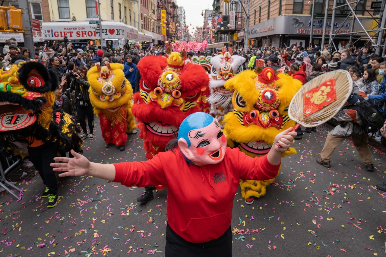 Nueva York cierra festejos del Año Nuevo Lunar con un multitudinario desfile