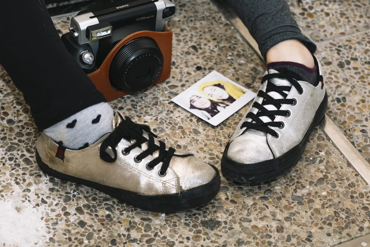 close-up-girl-with-shoes
