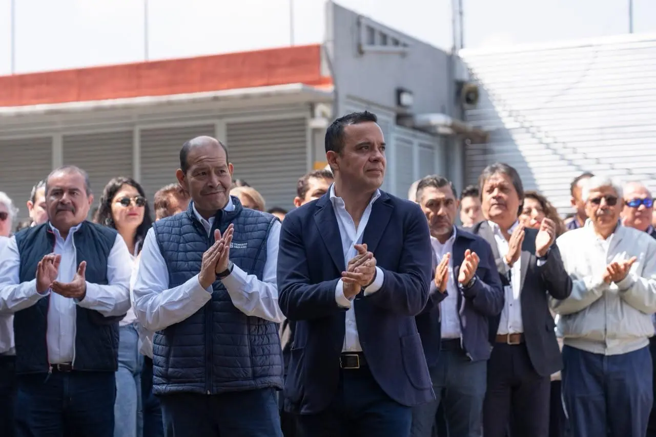 Víctor Manuel Velázquez Rangel durante el anuncio de inversiones y crecimiento en la producción de cemento