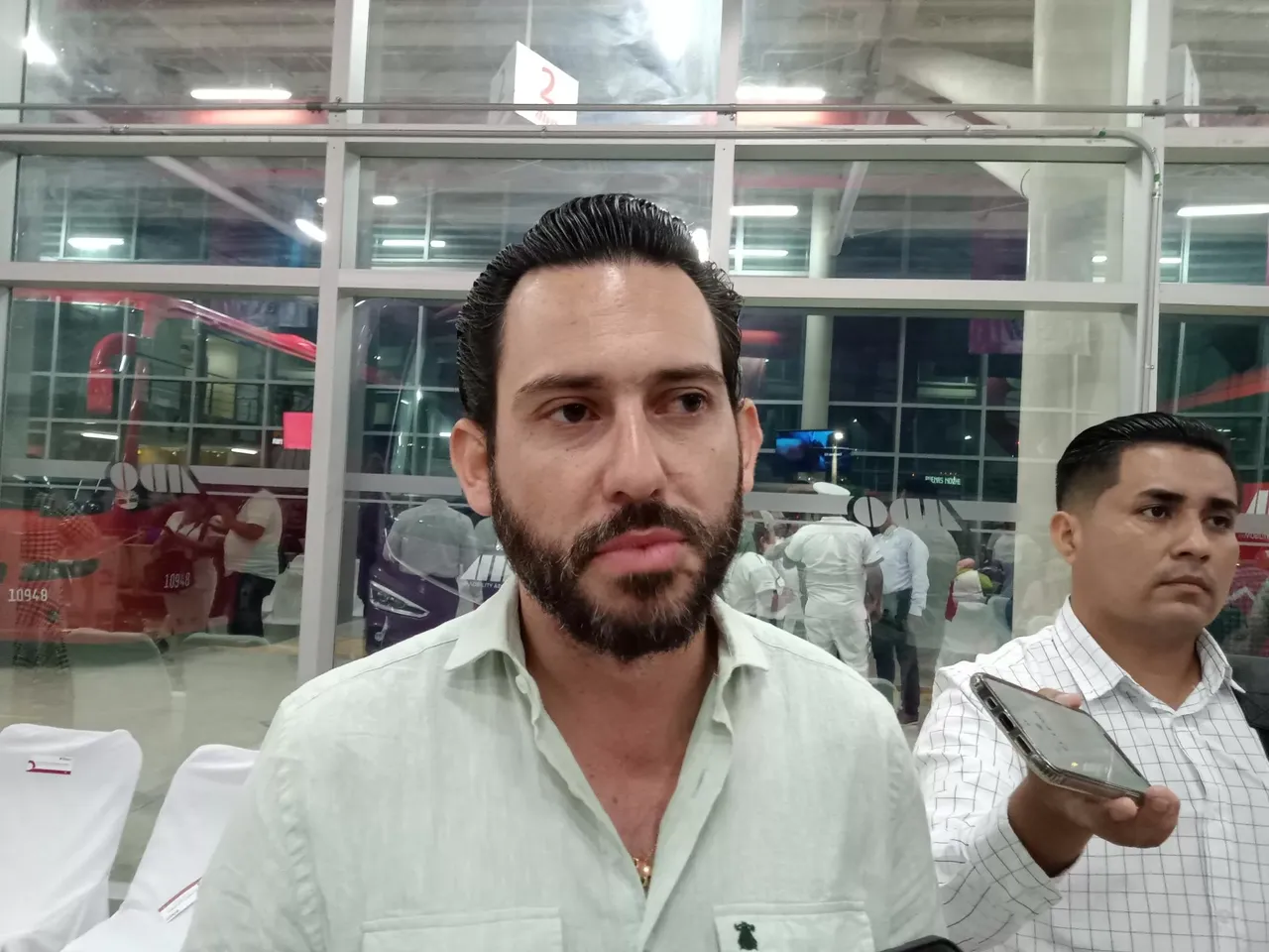 Bernardo Cueto, presidente de ASETUR, durante conferencia sobre campañas turísticas rumbo al Mundial 2026