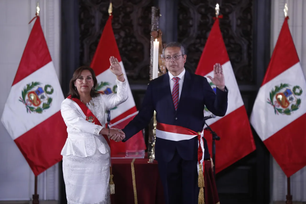 Dina Boluarte nombra a los ministros de su gabinete