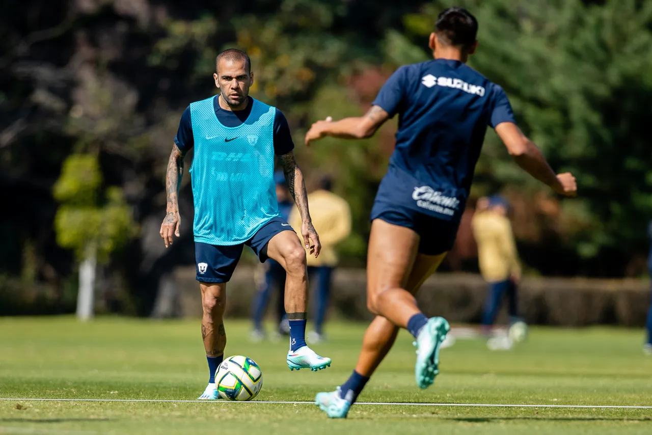 dani pumas twitter