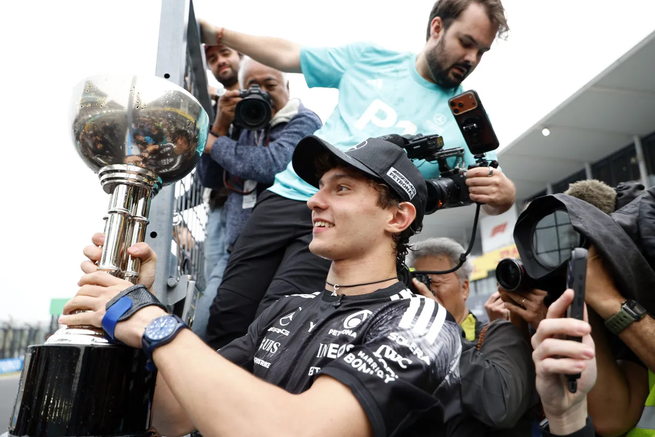 El italiano Andrea Kimi Antonelli (Mercedes), que se convirtió en el líder más joven de toda la historia del Mundial de Fórmula Uno al ganar este domingo el Gran Premio de Japón
