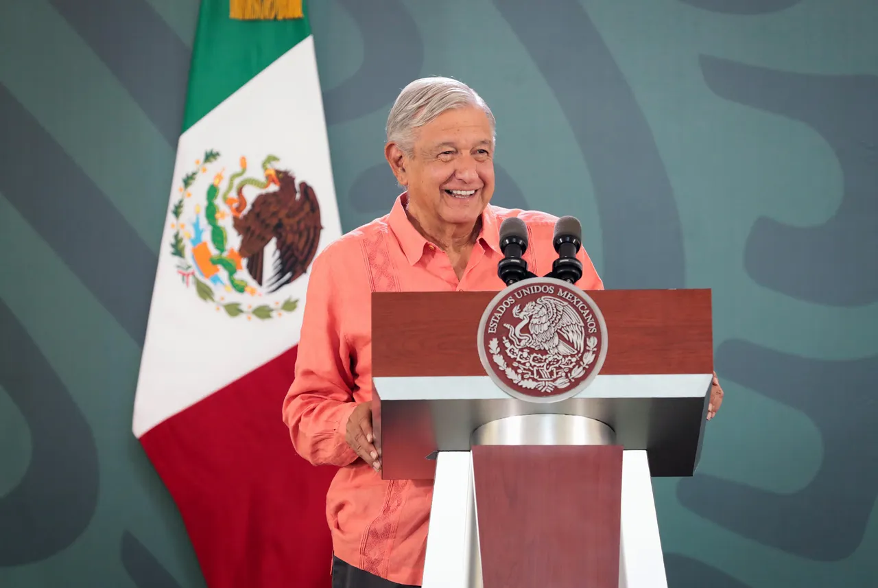 López Obrador apoya a aspirante a presidir Supremo mexicano que plagió tesis