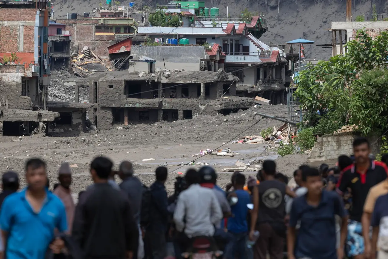 Desastre natural en Nepal: inundaciones dejan decenas de infraestructuras destruidas | FOTO EFE 