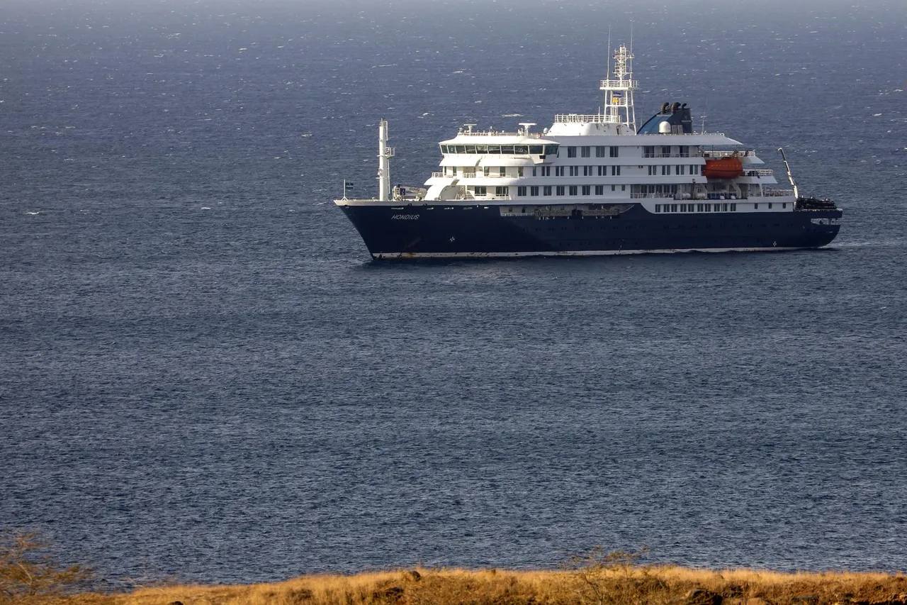 Buscan impedir que el crucero con hantavirus atraque en Canarias