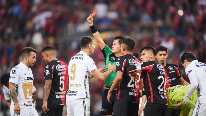 dinenno expulsión