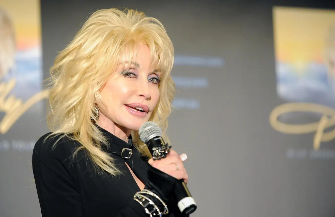 Dolly Parton ingresó en un hospital con problemas renales 4 días antes de morir, según TMZ | FOTO EFE 