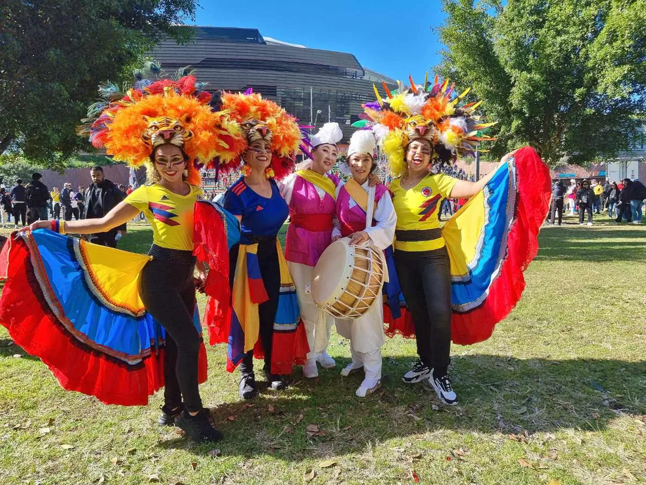 El furor de los colombianos se desborda de alegría en Australia por su histórico mundial