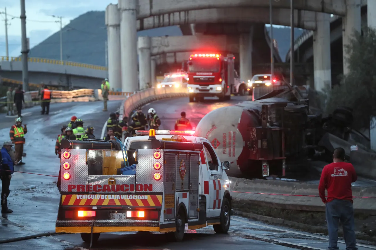 Avanza investigación sobre explosión de pipa de gas en Puente de la Concordia