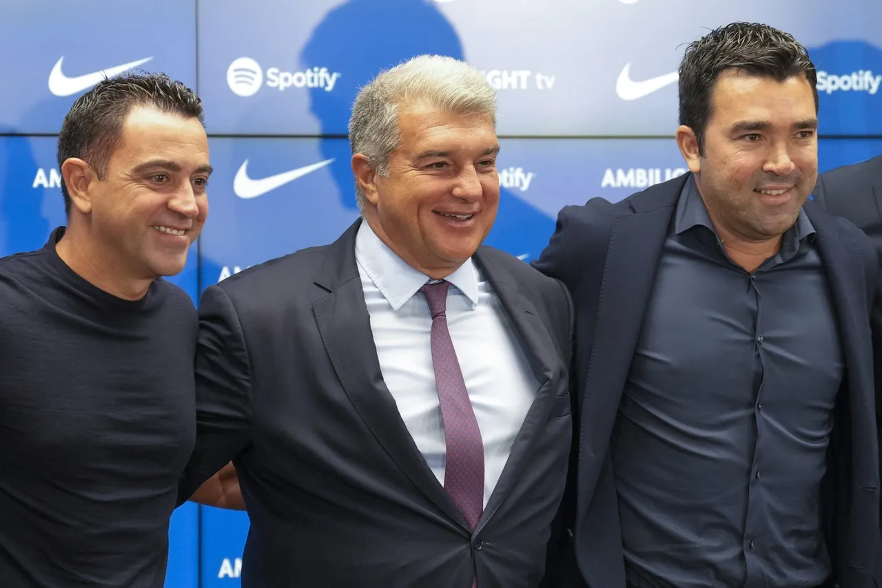El Barcelona presenta  a Deco, su nuevo director deportivo