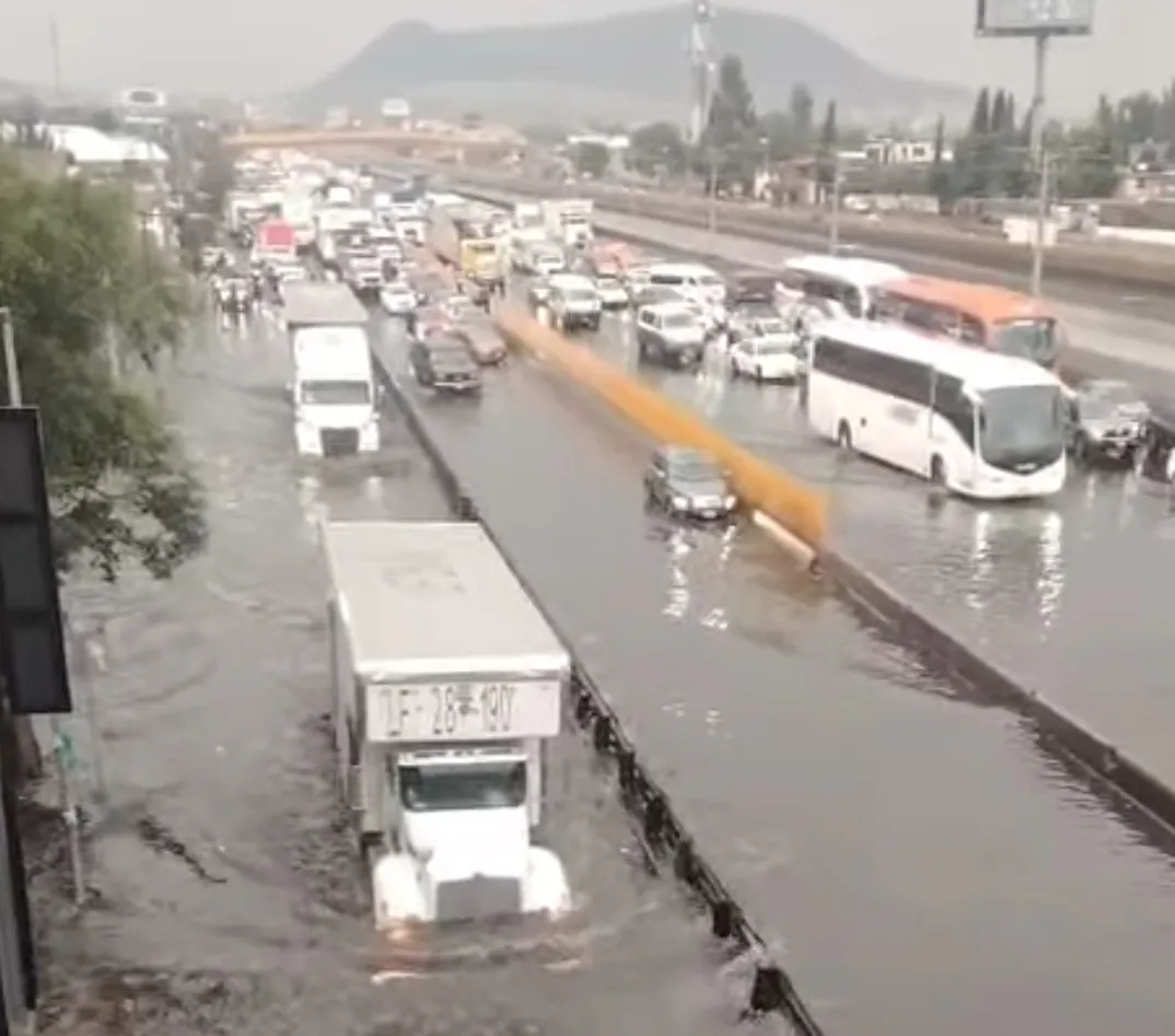 El colapso del drenaje agravó las inundaciones en municipios del oriente del Estado de México