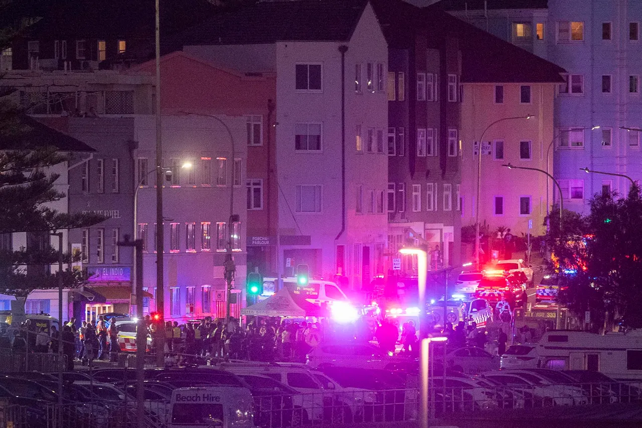 Al menos 10 muertos, incluido uno de los tiradores, en el tiroteo en una playa de Sídney
