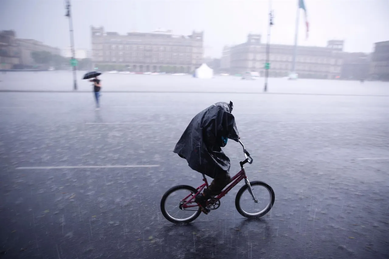 LLUVIA RT