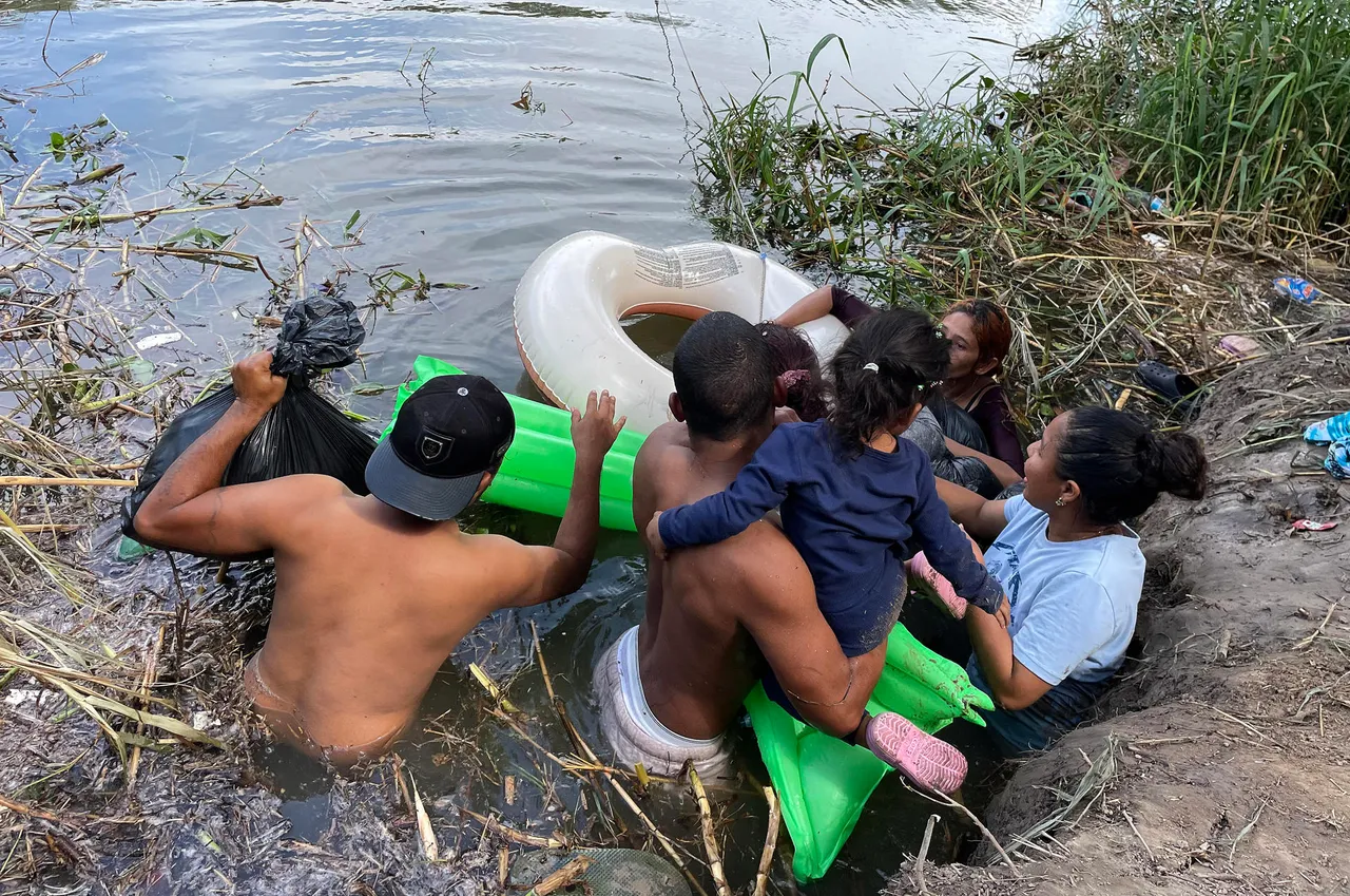 Migrantes en México se lanzan al río Bravo por desesperación de llegar a EEUU
