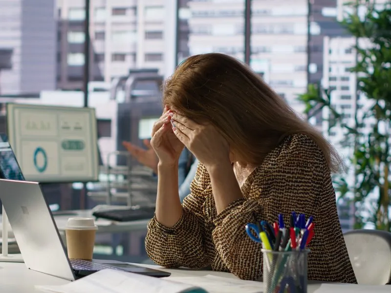 El estrés laboral y la salud mental impactan cada vez más a las organizaciones