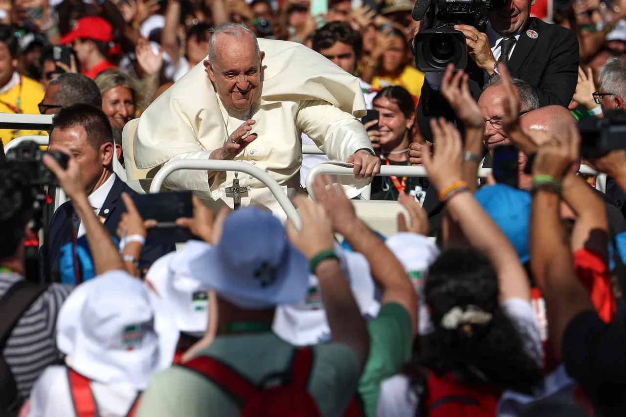 Pope Francis attends welcome ceremony at Meeting Hill during World Youth Day