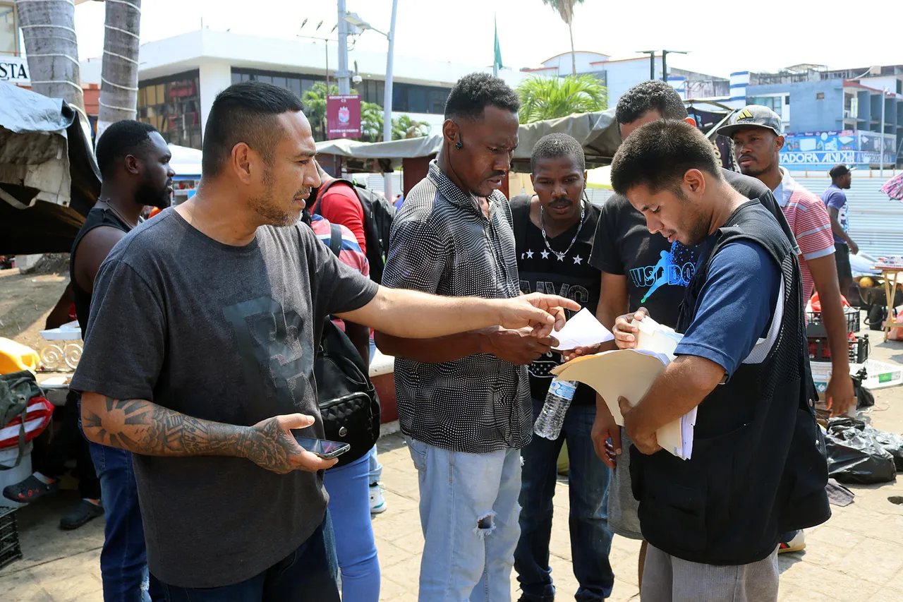Migrantes en el sur de México piden protección para salir en &#8220;viacrucis&#8221;