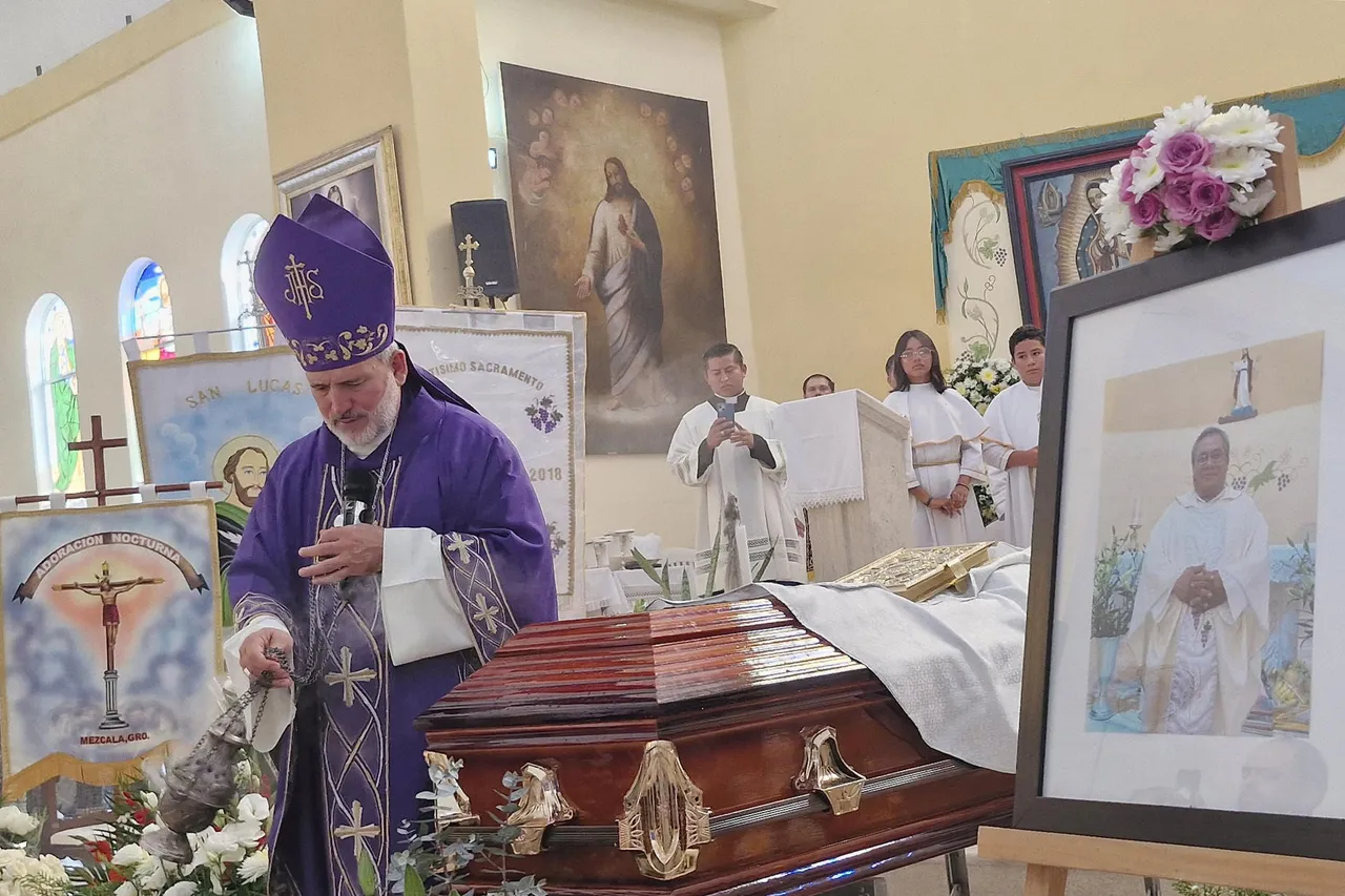 Duelo y sorpresa en la despedida del sacerdote asesinado en el sur de México