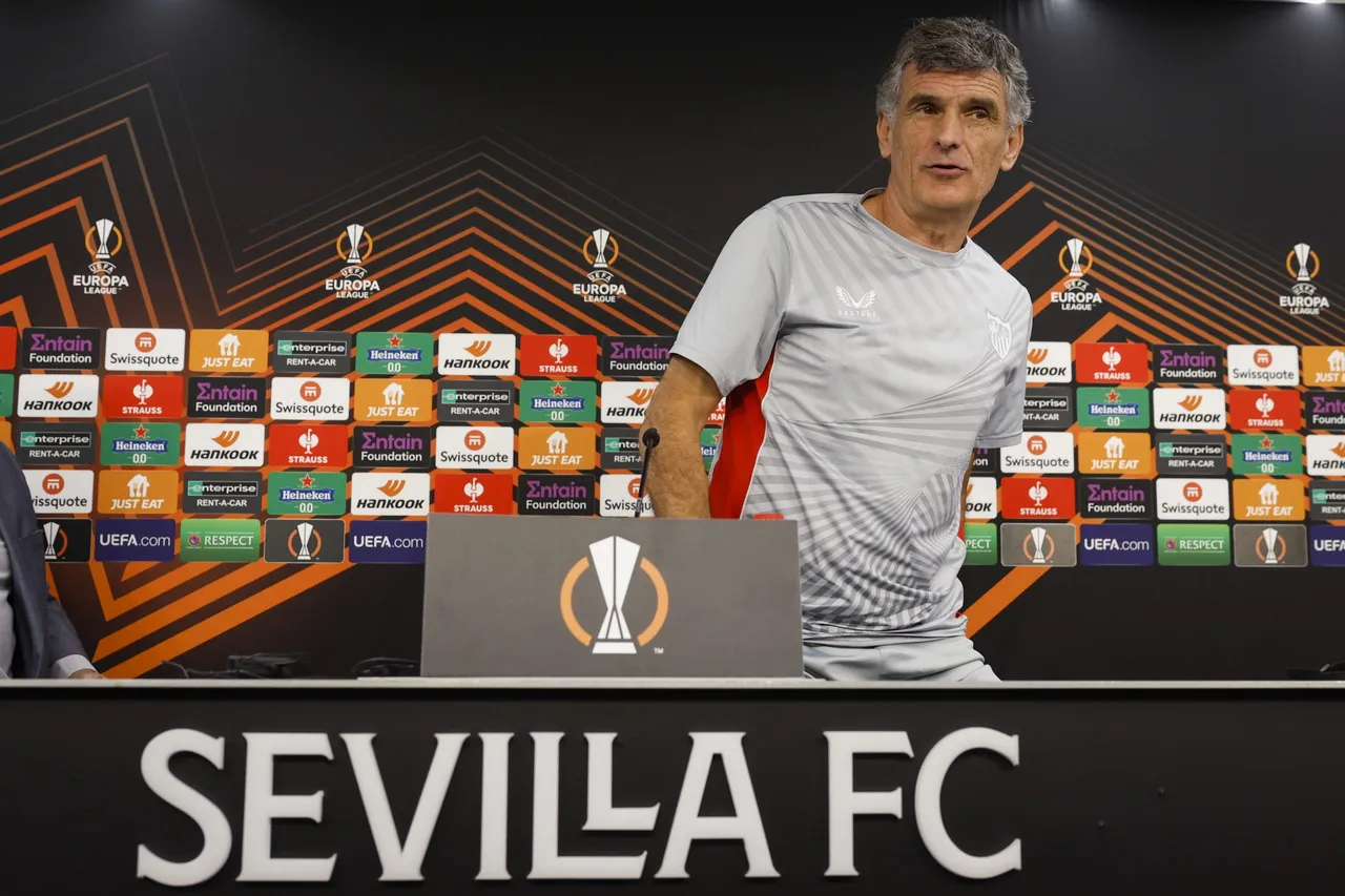 Mendilibar: &#8220;A los dos se nos puede dar como favoritos; yo no descuidaría al Sevilla&#8221;