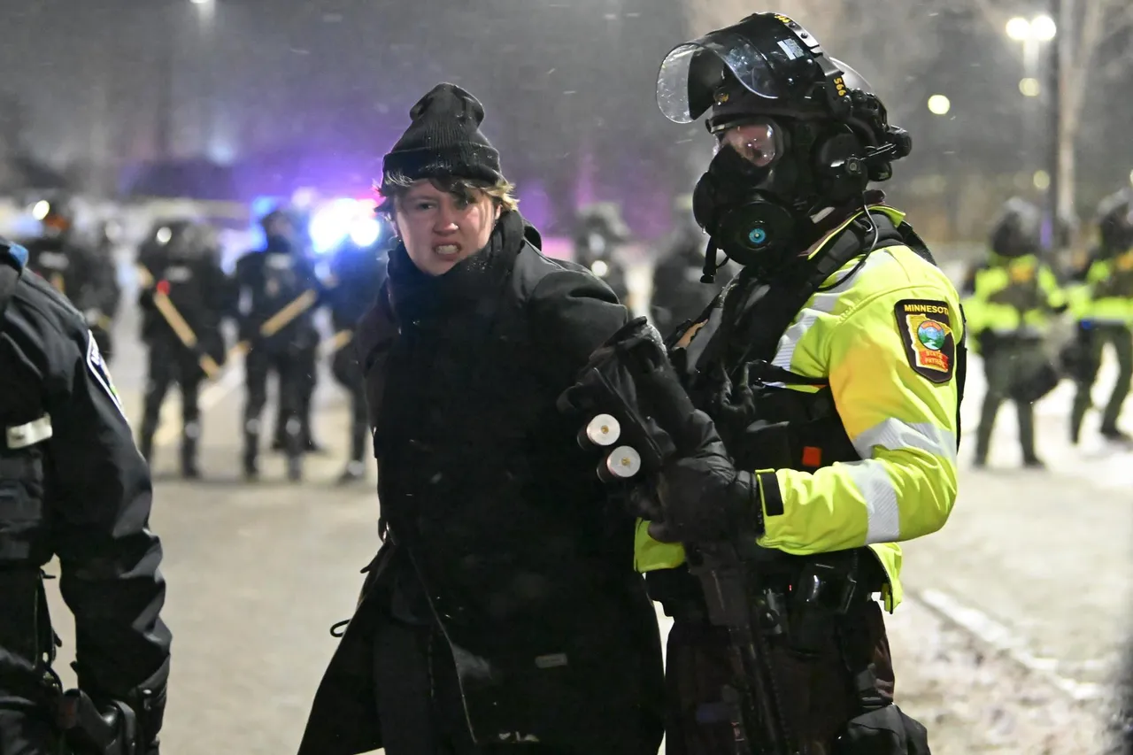 Tensión en EU.: Avalan operativos de ICE en Minnesota tras muerte de manifestantes.| FOTO EFE
