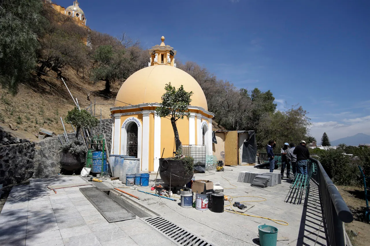 Hallan nacimiento de &#8220;agua sagrada&#8221; en la Gran Pirámide de Cholula de México
