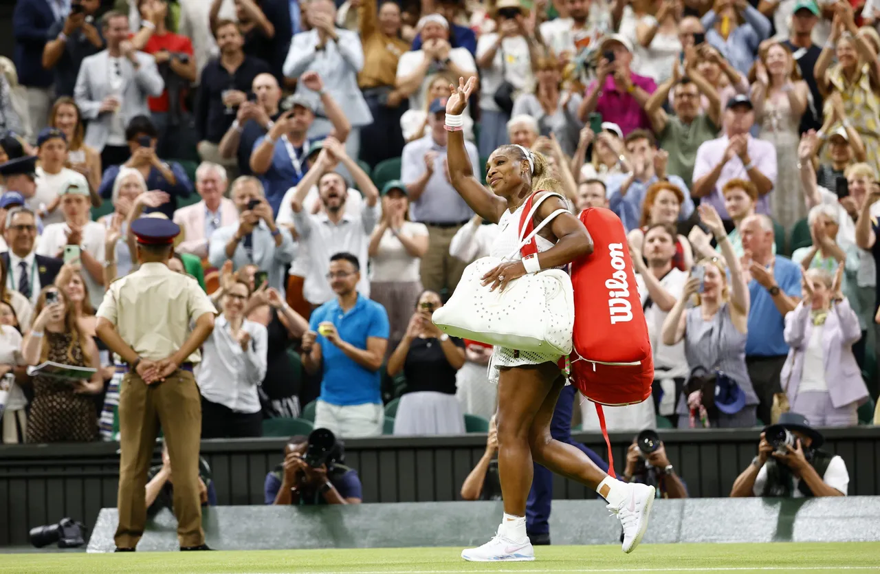 Wimbledon Grand Slam tennis tournament &#8211; Day 2
