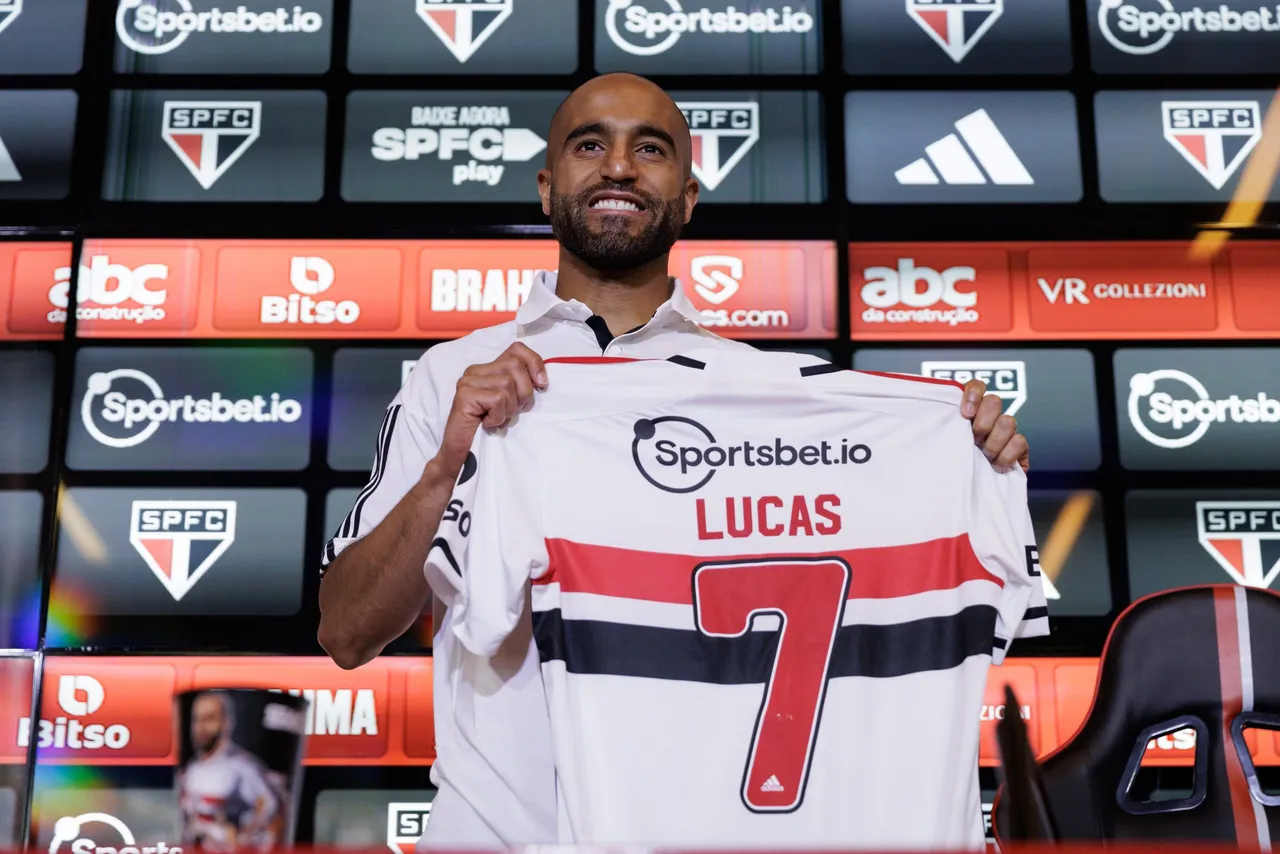 Presentación de Lucas Moura como nuevo jugador del Sao Paulo