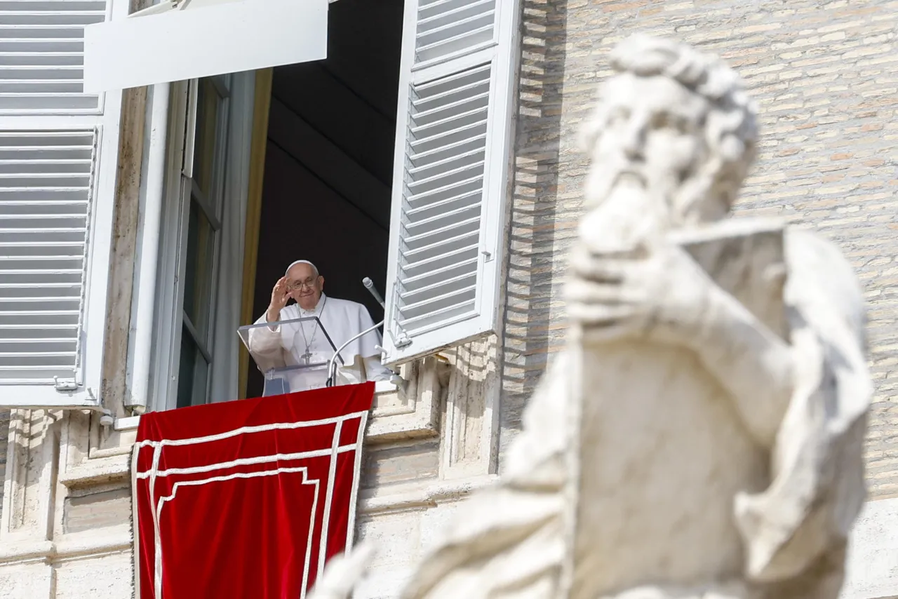El Papa Francisco dirige su oración dominical del Ángelus