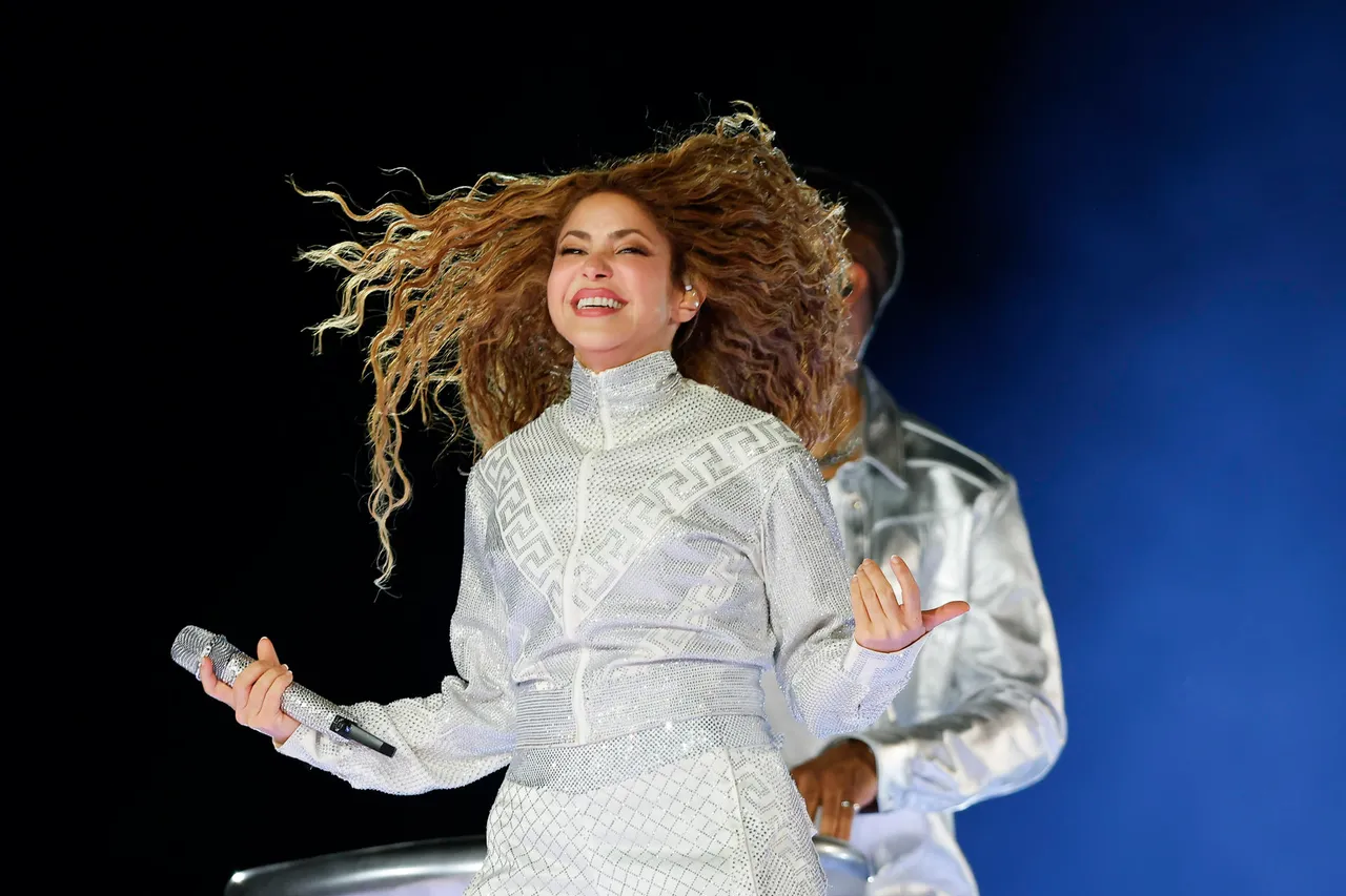 Shakira se presenta este domingo en el Zócalo capitalino ante miles de fanáticos