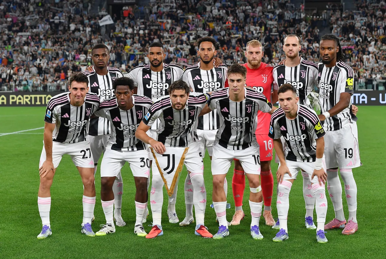 El centrocampista de la Juventus Weston McKennie durante un partido. El club ha denunciado cánticos racistas en su contra, un problema recurrente en el fútbol italiano.