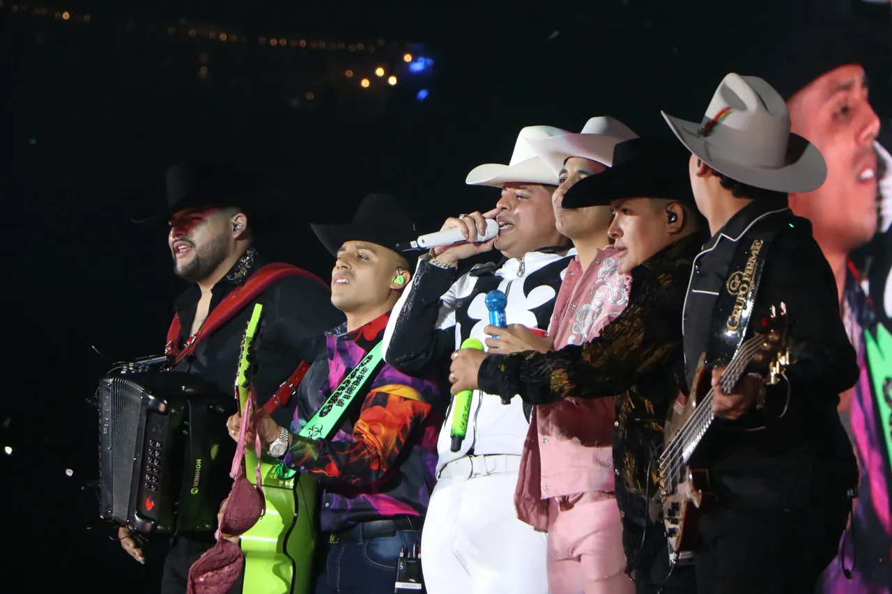 MX TV GRUPO FIRME ZÓCALO