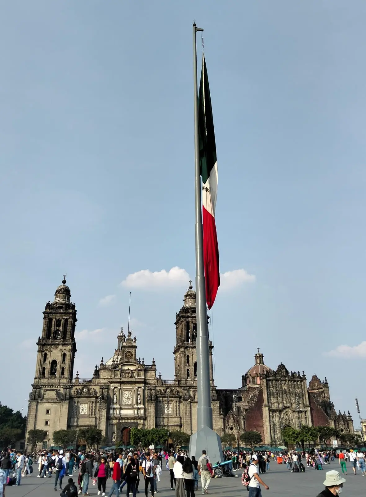 Durante gran parte del siglo XX, en la época del Partido Revolucionario Institucional, este día funcionaba como un ritual político de poder absoluto