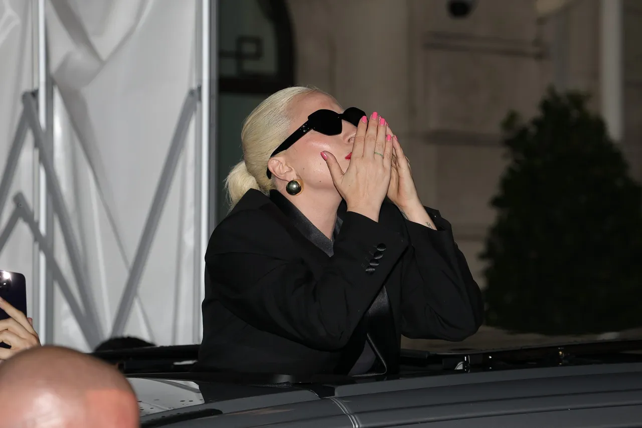 gaga1