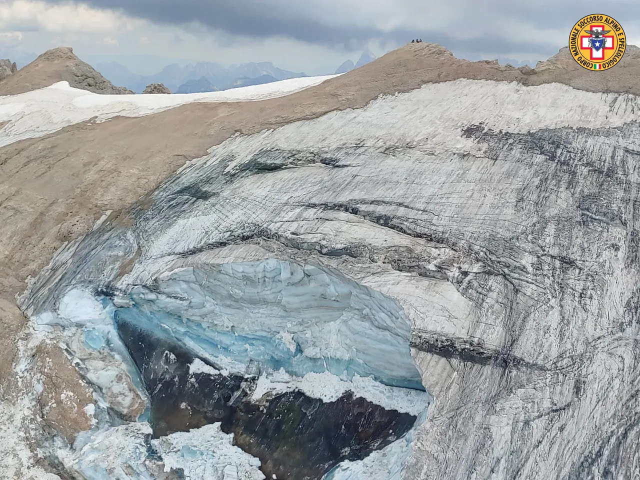 Seis muertos y ocho heridos en desprendimiento de glaciar en Álpes italianos