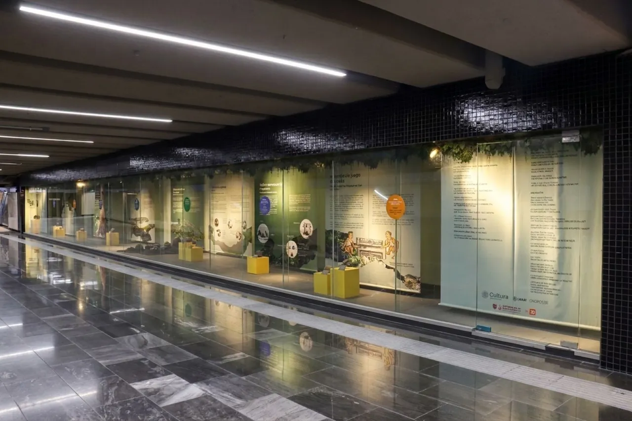 Llega al Metro CDMX una exposición con las pelotas más antiguas de América